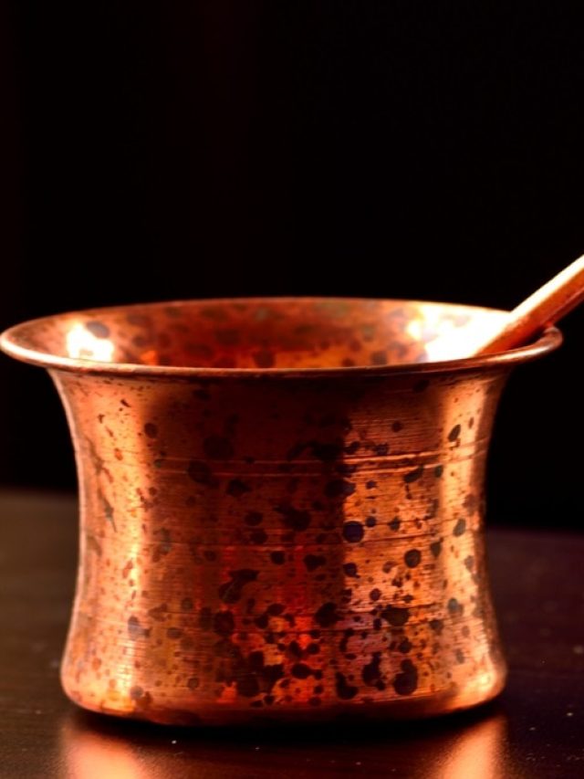 লক্ষ্মী পুজোর আগে তামা- পিতলের বাসন ঝকঝকে করুন এভাবে