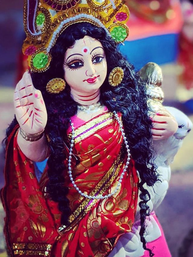 কোন ইঙ্গিতে বুঝবেন দেবী লক্ষ্মী তুষ্ট হয়েছেন?