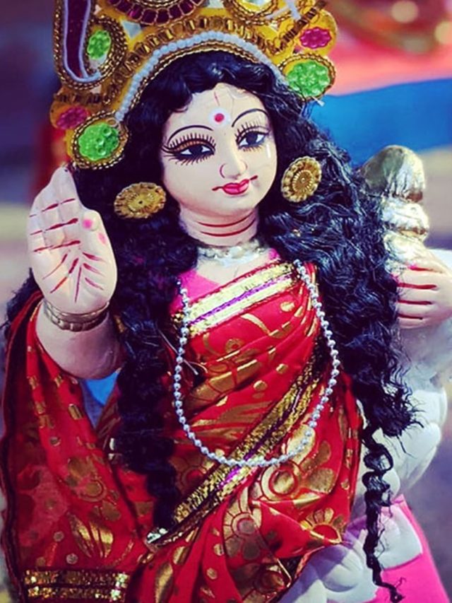 সোনা নয়, এই হার পরলেই লক্ষ্মীর আশীর্বাদে হবেন প্রচুর টাকার মালিক