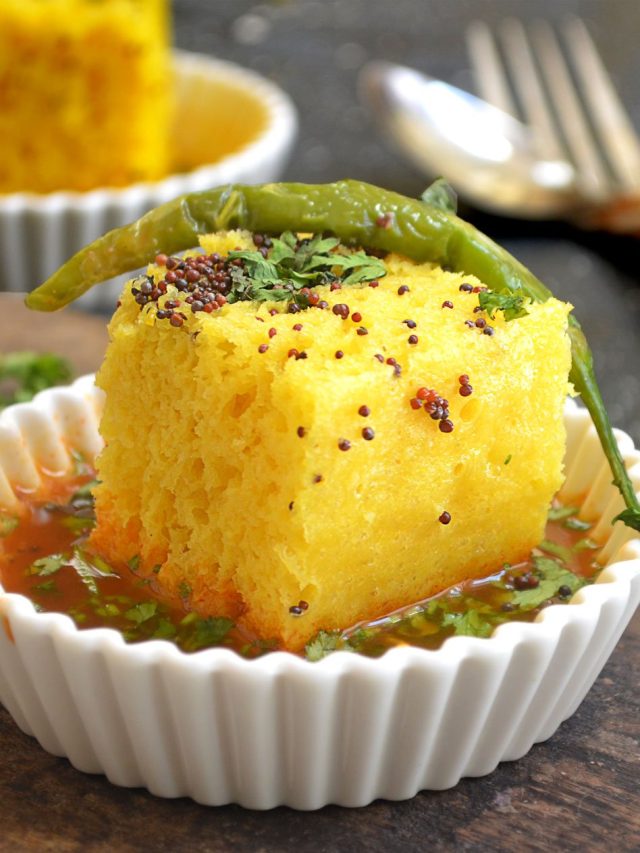 বাড়িতে বানান দোকানের মতো ধোকলা, রইল রেসিপি