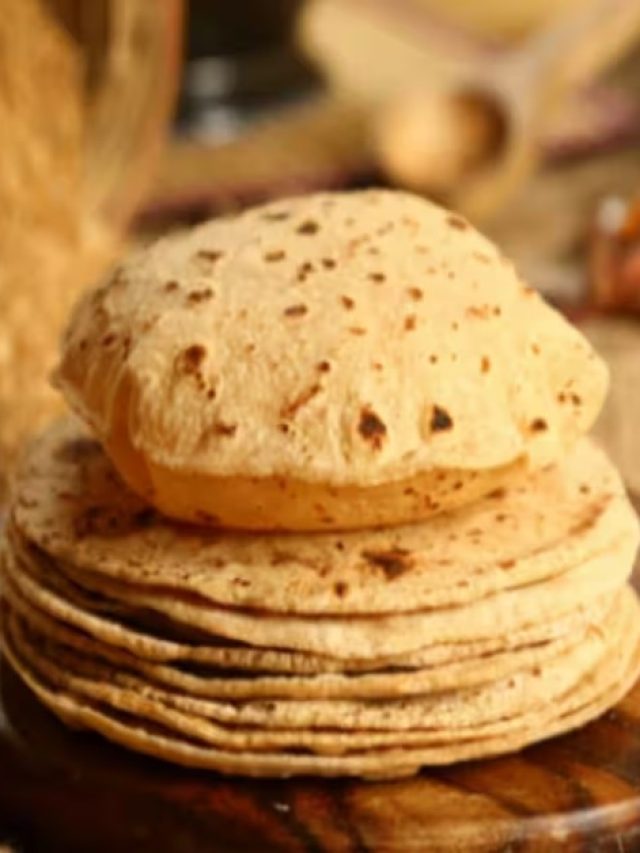 রুটি তৈরির সময় এই জিনিসটি মেশান আটাতে, কোটিপতি হতে সময় লাগবে না!