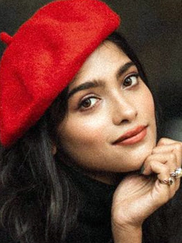 টিনেজ থেকে কলেজ পড়ুয়া, পুজোয় সেজে উঠুন অনুষার স্টাইলে