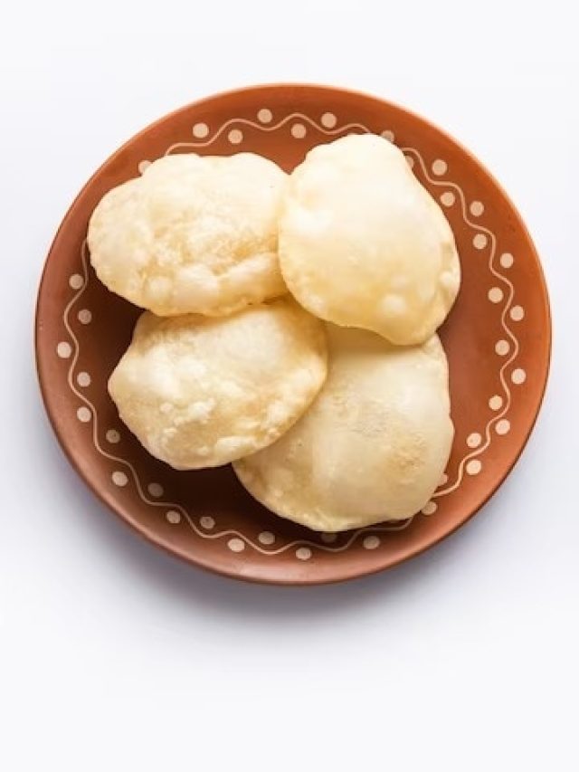 মুগ ডালের লুচি খেয়েছেন? একেবারে নতুন রেসিপি