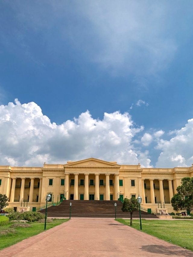 থাকা খাওয়া ফ্রি, মাত্র ২৫০ টাকায় ঘুরে আসুন মুর্শিদাবাদ