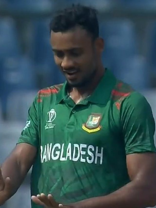 উইকেট নিয়ে হৃতিকের নাচ বাংলাদেশি তারকার, দেখুন