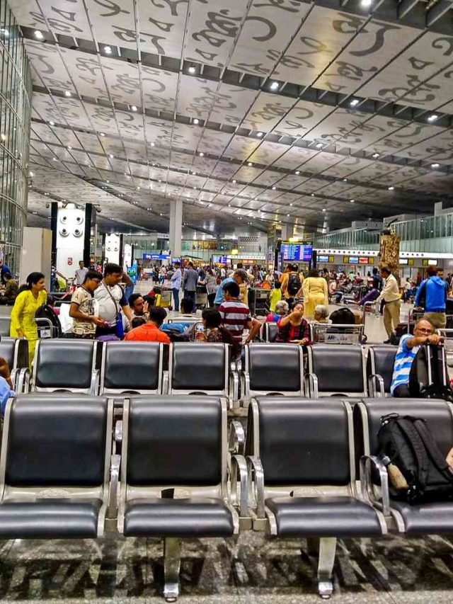 এয়ারপোর্টে বাড়তি খরচ কমাবেন কীভাবে? কয়েকটি টিপস