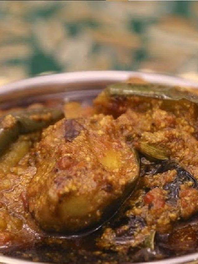 পুজোর দুপুরে গরম ভাতে থাক বেগুন কোর্মা, ভুলবেন না স্বাদ, রইল রেসিপি