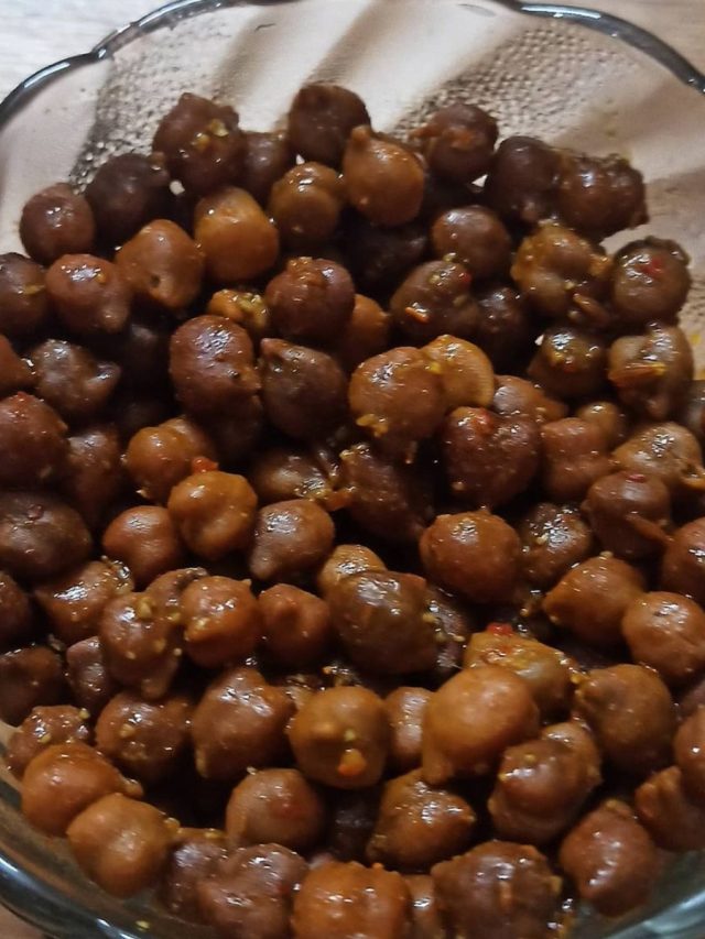 সেদ্ধ ছোলা খান ব্রেকফাস্টে, দৌড়বে যৌবন, আর কী গুণ?