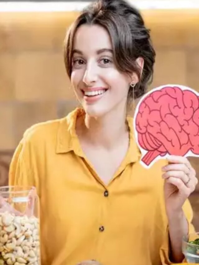 শুধু ব্রাহ্মী শাক কেন, রোজ এসব খাবারে স্মৃতিশক্তি থাকবে  টানটান