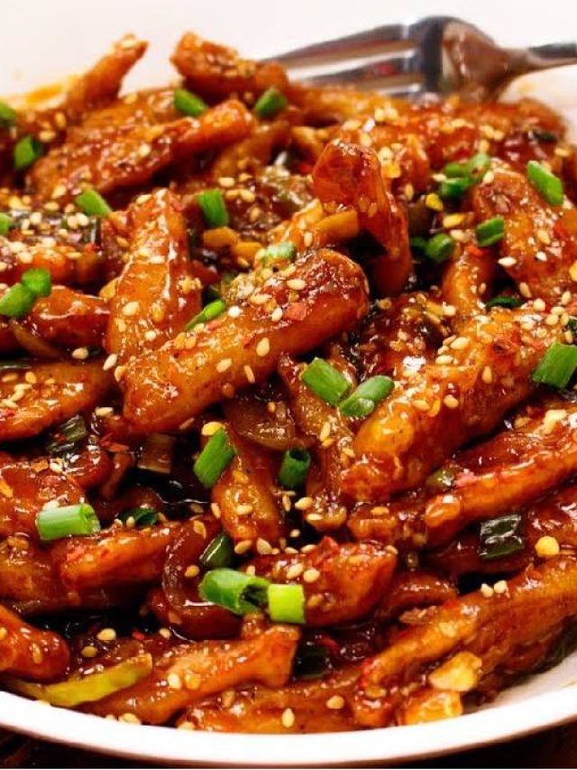 বিকেলের টুকটাক খেতে ইচ্ছে হয়? বানিয়ে ফেলুন ক্রিস্পি হানি চিলি পটাটো