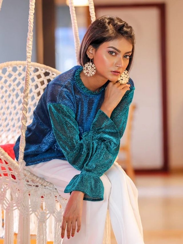 কিশোরী থেকে মধ্যবয়সী, এবার পুজোয় হটকেক এই পোশাক