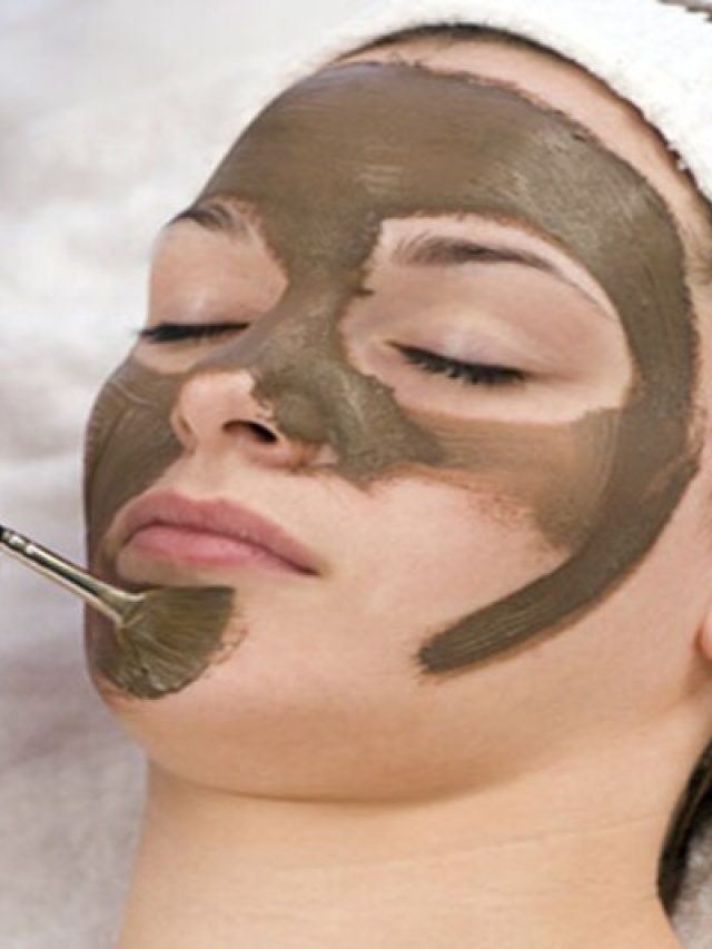 ট্যান তুলতে পার্লার নয়, মুলতানি মাটির সঙ্গে মেশান এই ৪ জিনিস