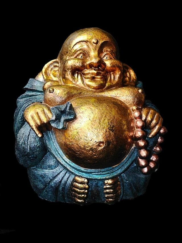 বাড়িতে লাফিং বুদ্ধ আছে? এই নিয়ম না মানলে কিন্তু সুফল অধরা