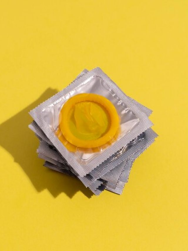 কন্ডোম ব্যবহার করেও গর্ভধারণের ঝুঁকি থাকে! মেলামেশার সময় নিয়মগুলি জানেন?