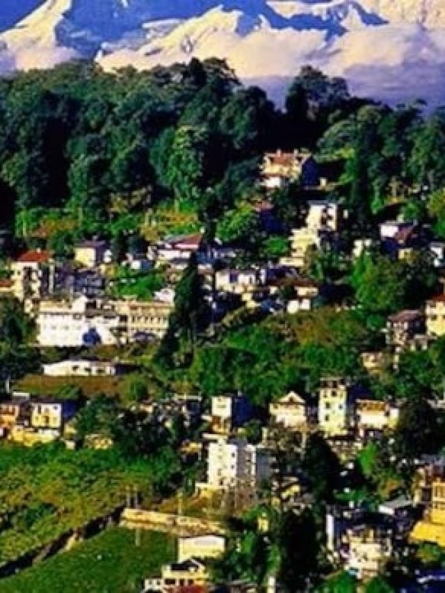 পুজোর ছুটিতে কোন কোন হিল স্টেশনে যেতে পারেন?