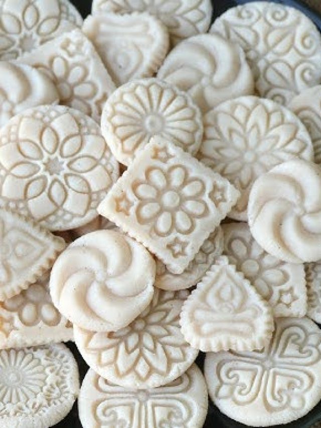 এ স্বাদের ভাগ হবে না, পুজোয় বানান নারকেলের ছাপা সন্দেশ