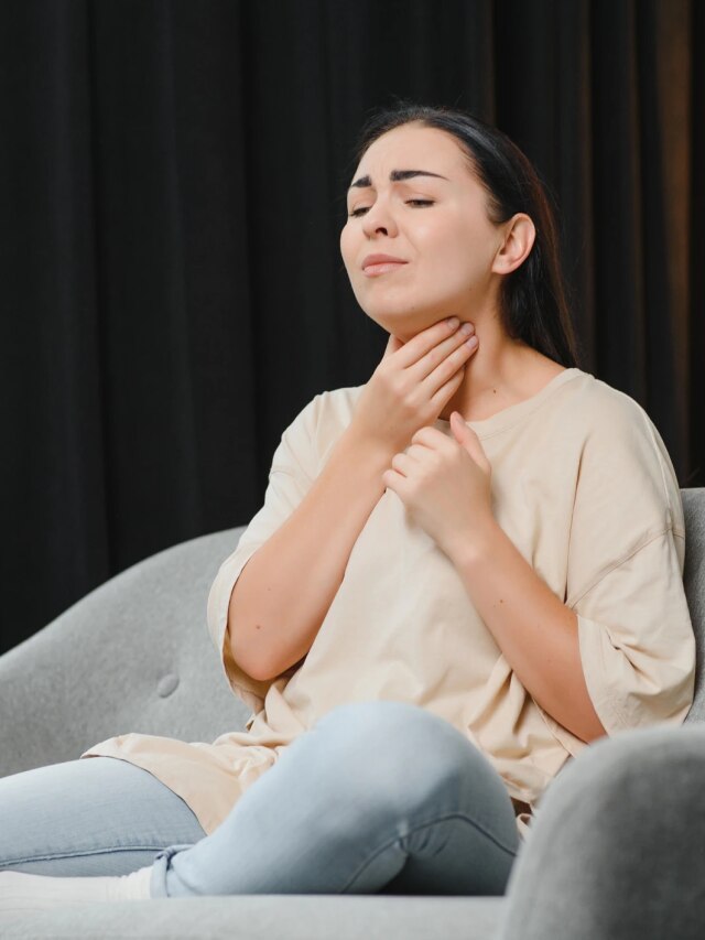 গলায় খুসখুসে কাশি, সংক্রমণ? ৫ ঘরোয়া টিপসেই সুস্থ হোন