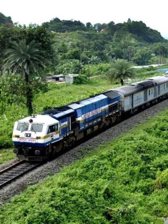 পুজোর আগে মাত্র ১ মিনিটে কীভাবে টিকিং বুকিং করবেন?