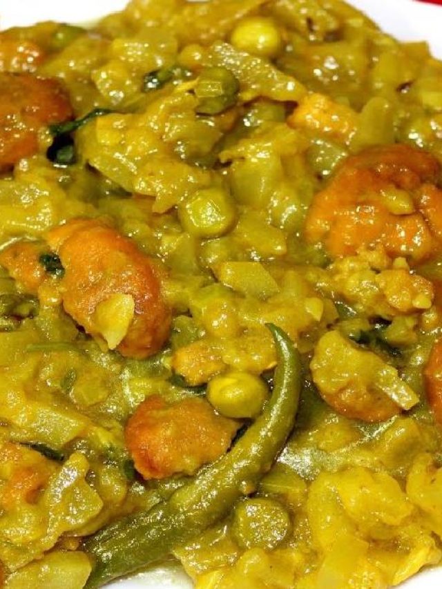 শুধু চিংড়ি নয়, ডালের বড়ি দিয়েও সুস্বাদু হয় লাউঘণ্ট, চেখে দেখুন একবার