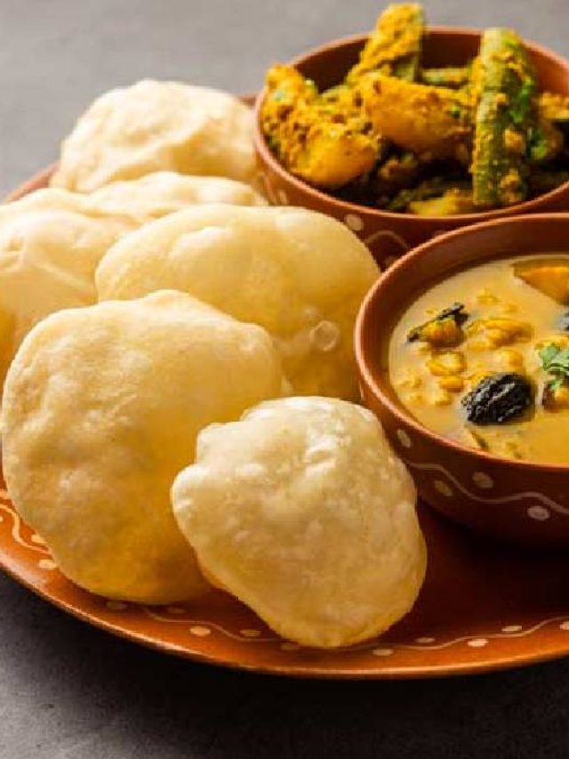 পুজোর সকালে জলখাবারে থাক দই লুচি, বানানো সহজ, স্বাদে লাজবাব