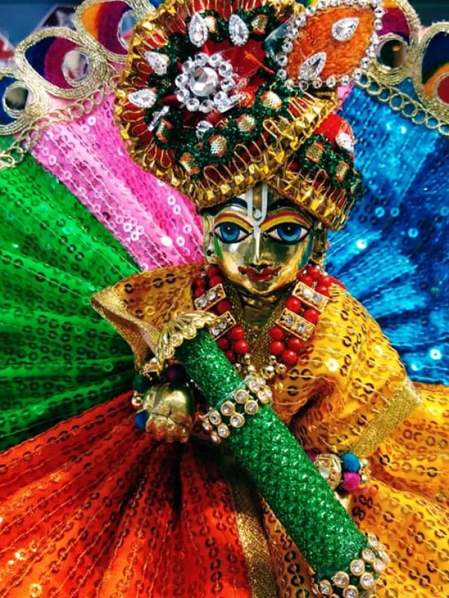 এই নিয়ম মেনে ঘরে আনুন লাড্ডুগোপাল, সুফল পাবেন