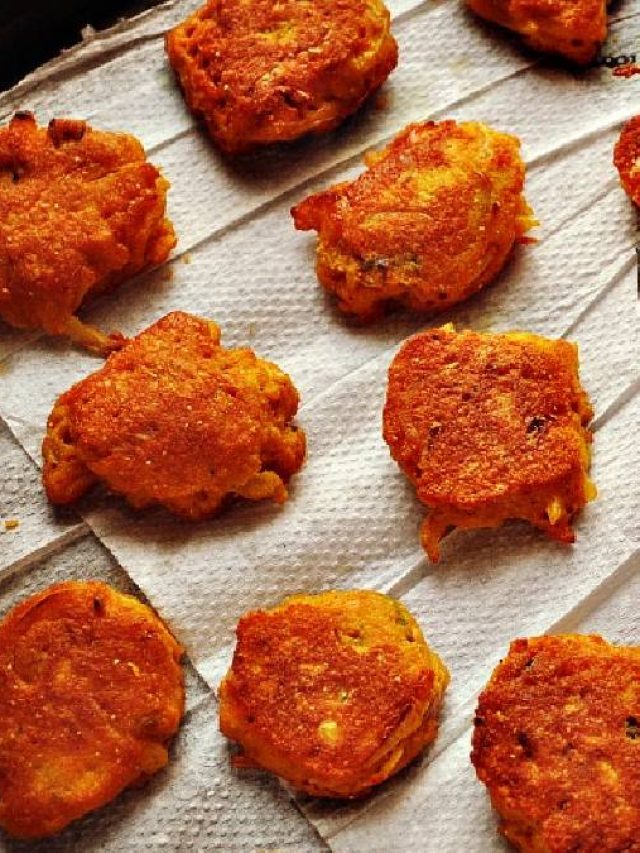 রবিবারের সন্ধ্যা জমে যাবে, যদি থাকে মুচমুচে স্বাদের মাছের ডিমের বড়া