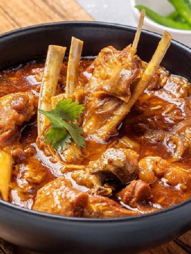 শুধু টক-চাটনি নয়, এবার আমড়া দিয়ে খাসির মাংস বানান, রইল রেসিপি