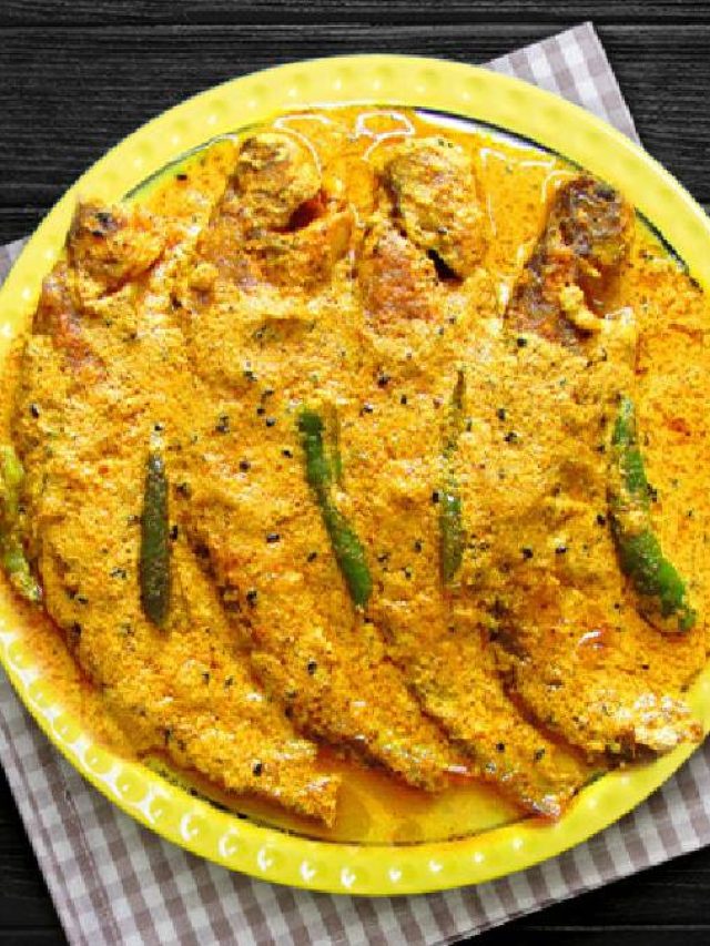 ঝাল-ঝোল আর নয়, দুধ দিয়ে করে দেখুন পাবদা মাছ, রইল রেসিপি