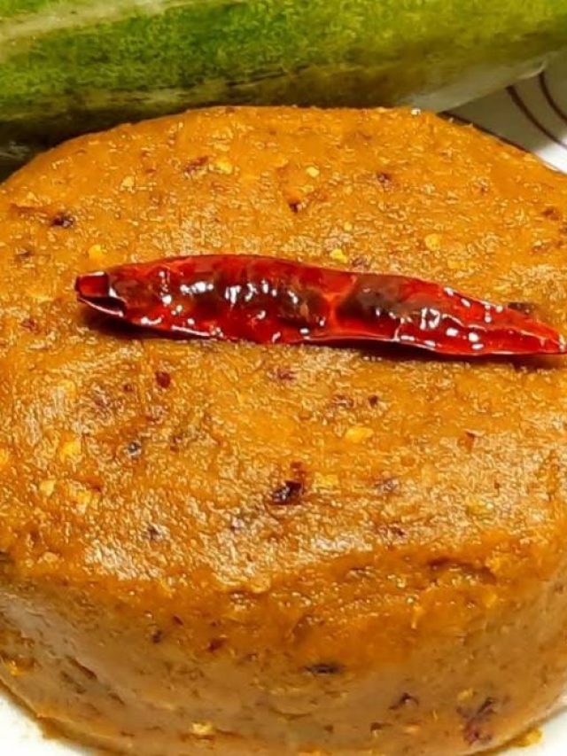 ফ্রিজে নষ্ট হচ্ছে পটল? বানাতে পারেন দুর্দান্ত স্বাদের পোড়া পটল ভর্তা