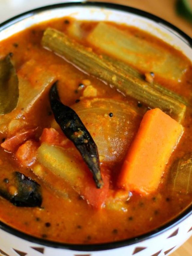 গরমে খান ডাঁটা দিয়ে টক ডাল, সঙ্গে পাঁপড় হলেই লা-জবাব