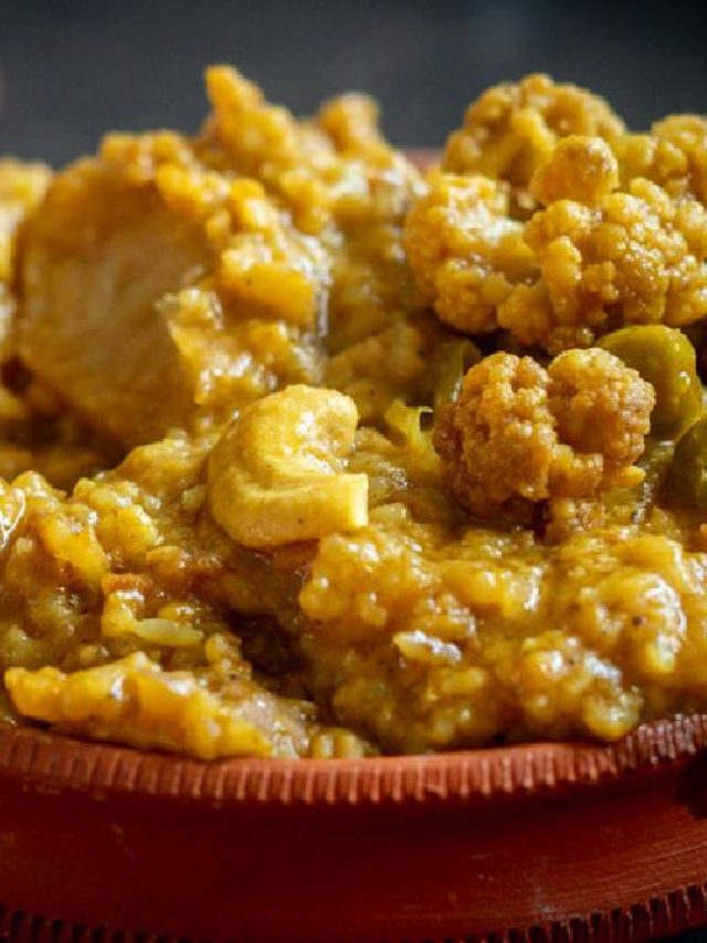 ভোগের খিচুড়ি ছাড়া পুজো হয় নাকি? শিখুন বনেদিবাড়ির রেসিপি