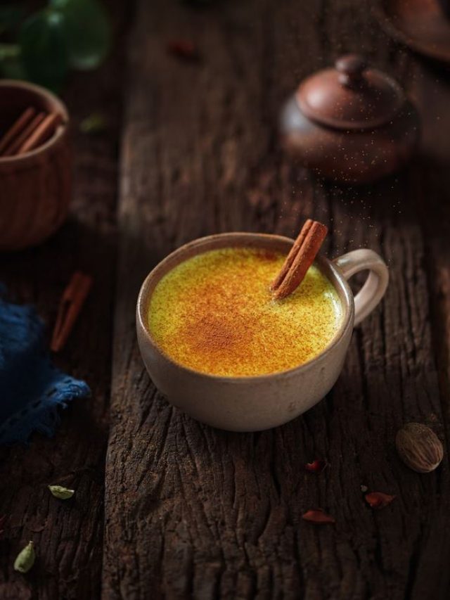 5 Benefits Of Drinking Haldi (Turmeric) Milk Every Night