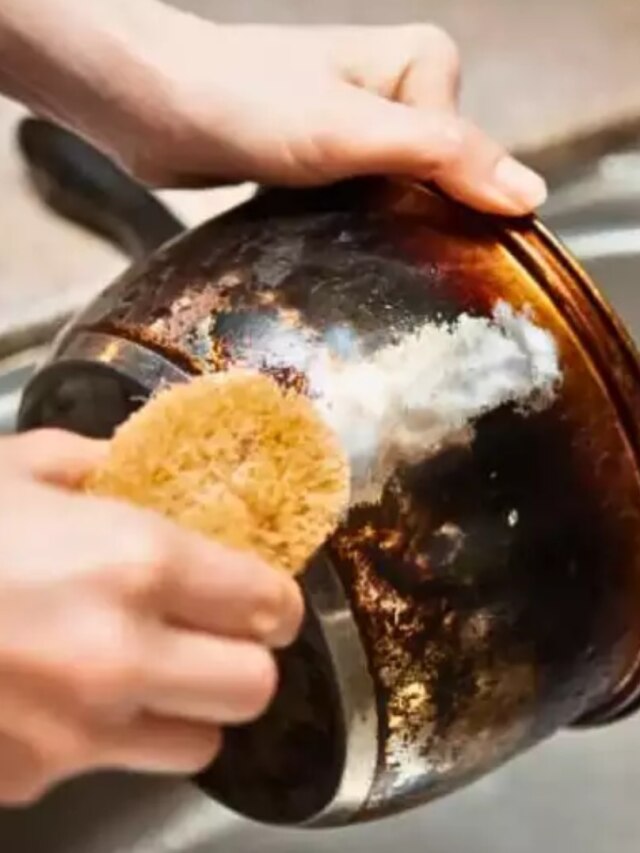 বাসনের নোংরা কালো দাগ সহজেই হবে ঝকঝকে, কীভাবে?