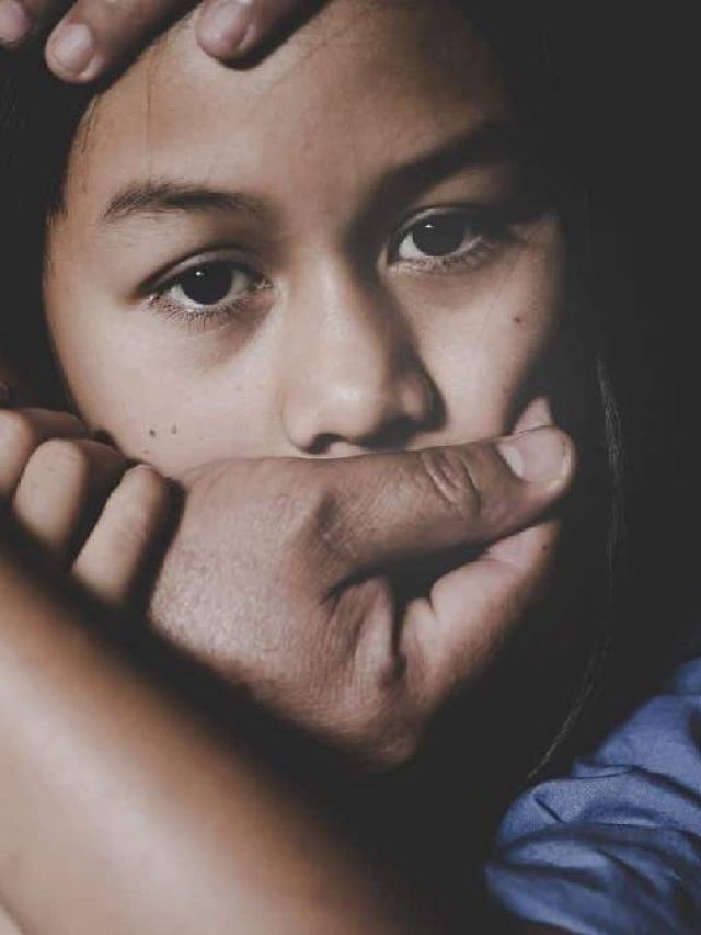 গুড টাচ-ব্যাড টাচ আসলে কী? যৌন হেনস্থা থেকে বাঁচাতে শিশুদের শেখান এগুলি