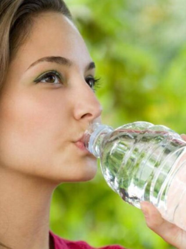 কিডনি সাফ রাখতে রোজ কত গ্লাস জল পান করবেন? রইল নিয়ম