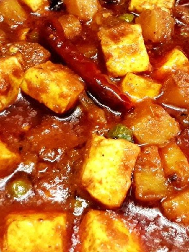 পনিরের তরকারি রাঁধুন এভাবে, মাংসের স্বাদ ভুলিয়ে দেবে