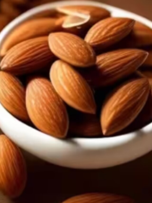 কোন বয়সে দিনে ক'টা আমন্ড খেলে ফিট থাকবেন?