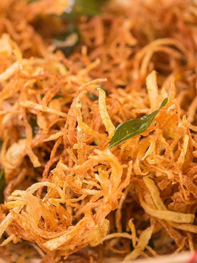 বিয়ে বাড়ির মতো ঝুরঝরে আলুভাজা বাড়িতেই! রইল রেসিপি