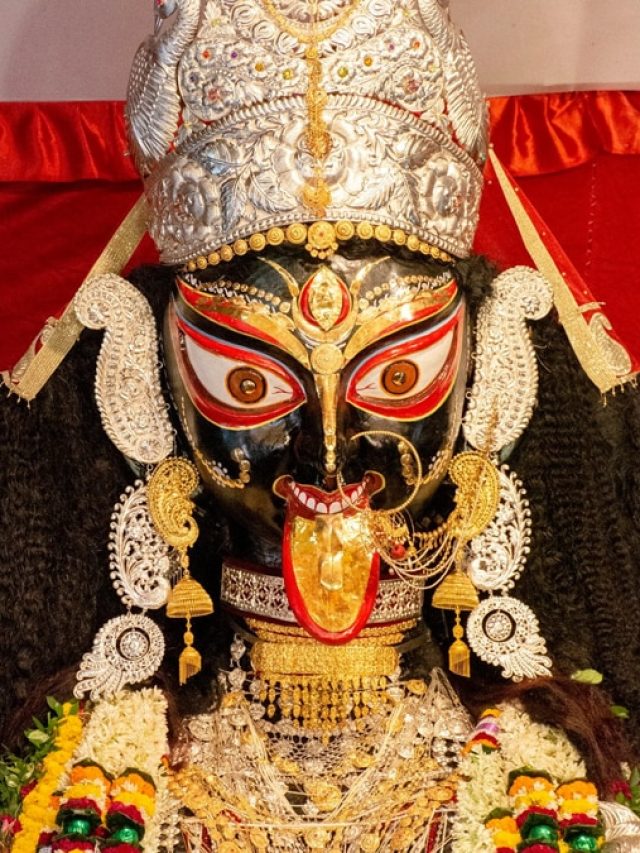 নৈহাটির বড়মা এবার মোড়া থাকবে ১০০ কেজির সোনার গয়নায়