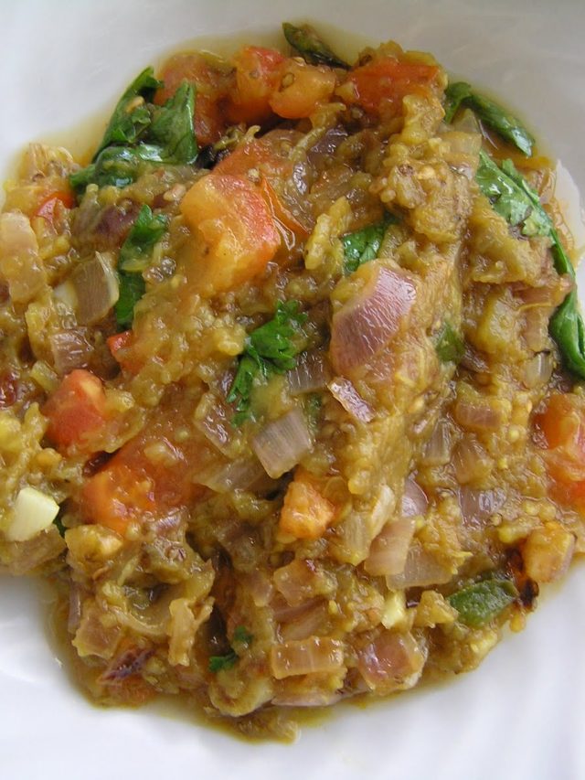 এভাবেই সবচেয়ে টেস্ট হবে বেগুন পোড়া, রইল রেসিপি