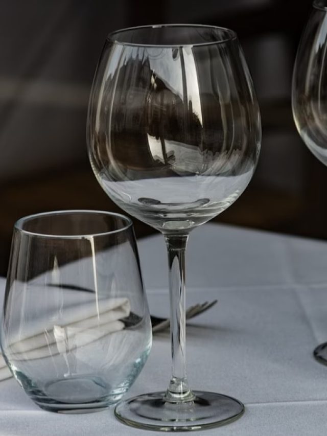 কাচের বাসন ঔজ্জ্বল্য হারিয়েছে? এভাবে ফেরান চকচকে ভাব