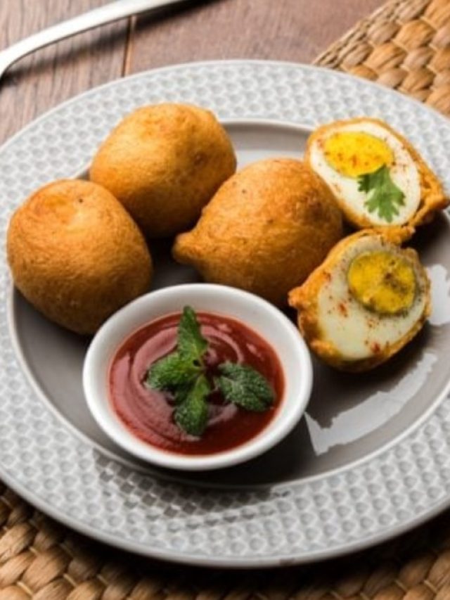 জিভে জল আনবে ডিম কাবাব, শীতের সন্ধ্যায় হয়ে যাক