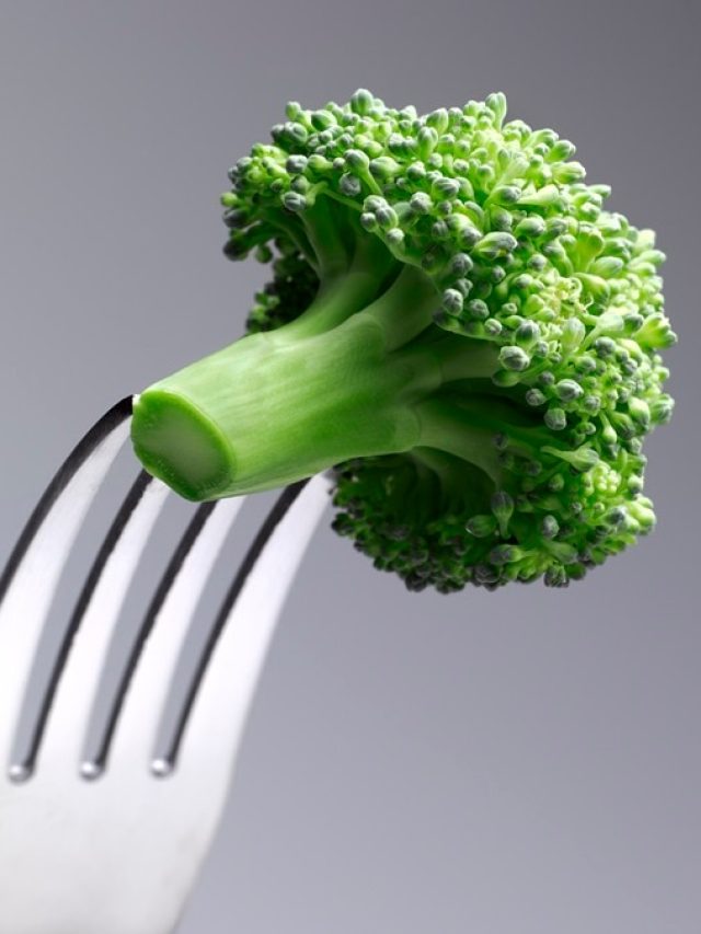 বাজার ছেয়ে আছে ব্রকলিতে! বেশি  খেলে ক্ষতি হবে না তো?