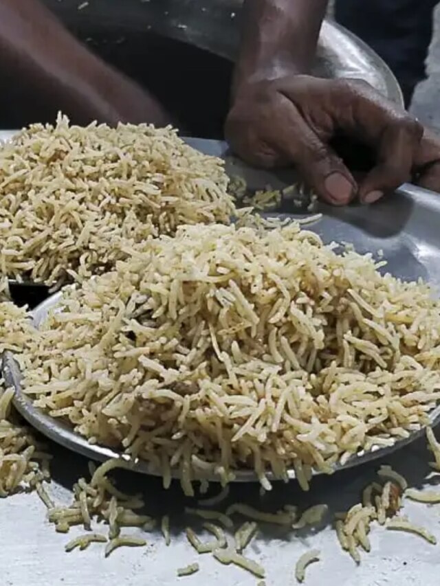 এত্তো সস্তা! কলকাতার এই ৫ দোকানে বিরিয়ানির দাম মাত্র ১০০ টাকা