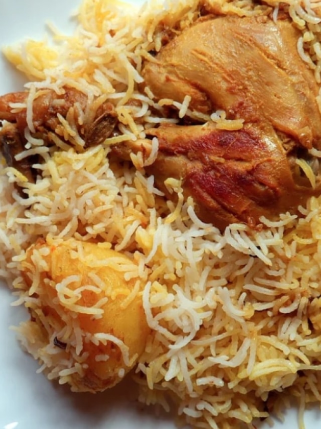 বিরিয়ানির আলু কামড়ে কামড়ে খাবেন, এই ট্রিকসে ঢুকবে মশলা