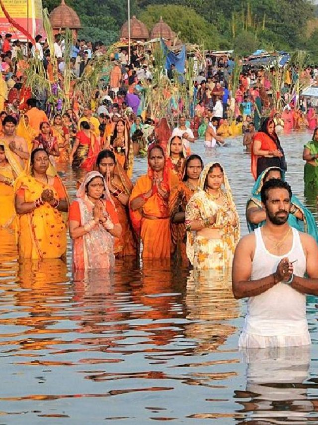 ছটপুজোয় এই একটি ফলেই তুষ্ট হবেন মা লক্ষ্মী