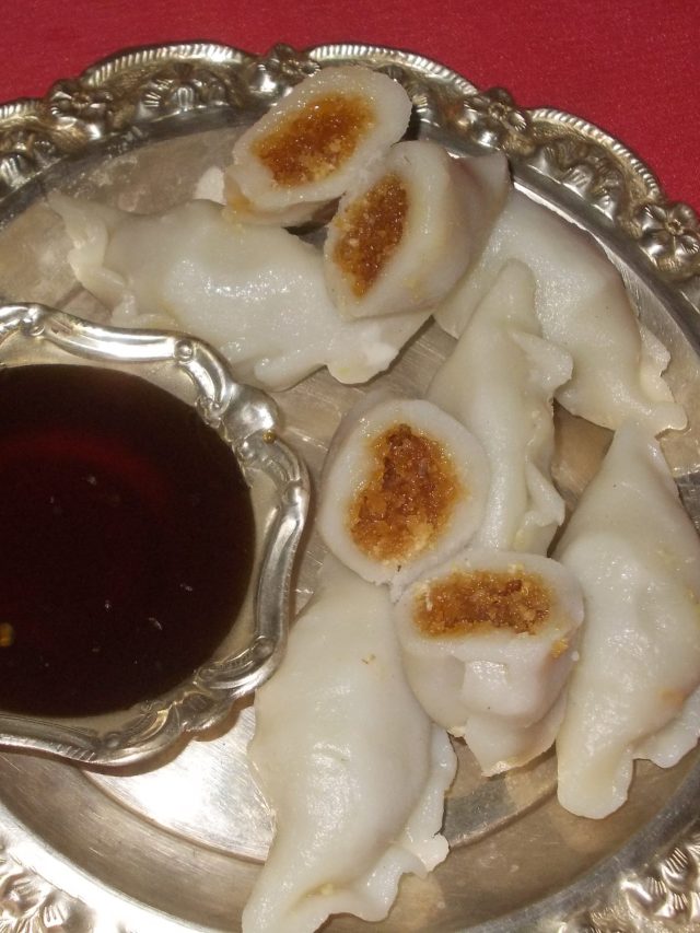 ভাপা পিঠে হবে  প্রেসার কুকারেই, থাকল রেসিপি