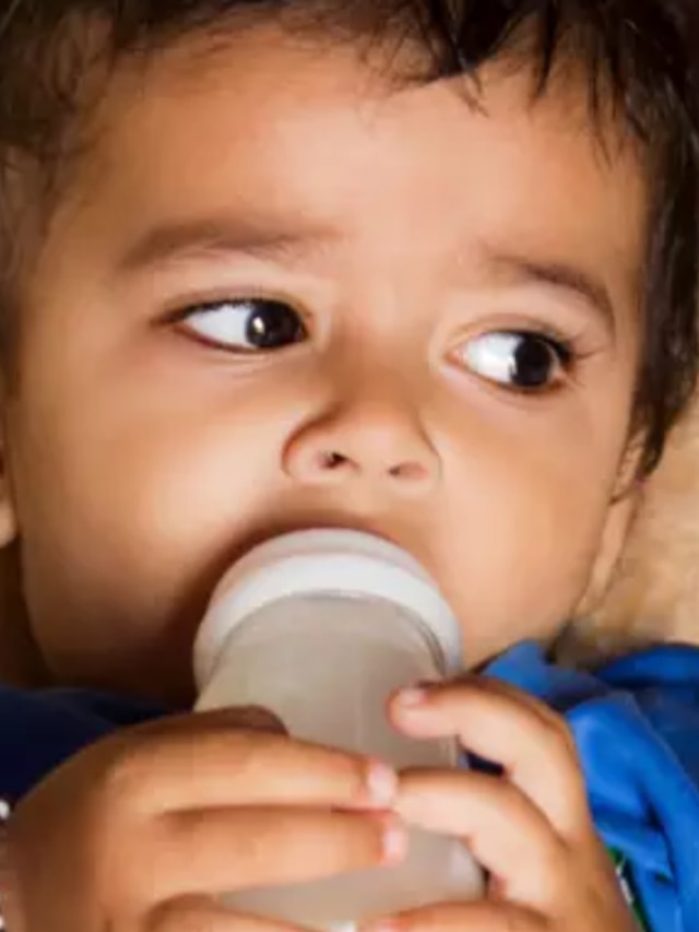 গরুর দুধ শিশুর জন্য বিষ, কোন বয়সের পর খাওয়ালে উপকার