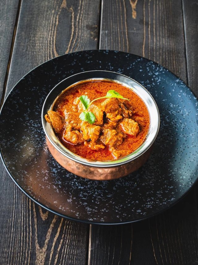 তরকারি বেশি ঝাল হয়ে গেছে? এই জিনিস দিলেই মুশকিল আসান