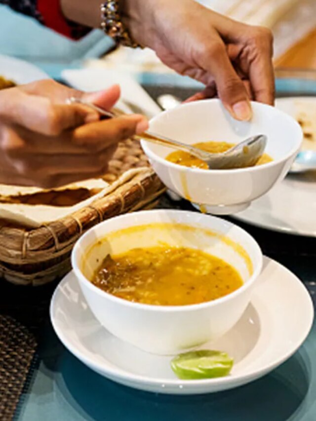 রাতে খাওয়ার পর এই ৫ ভুল করছেন বলেই ওজন বাড়ছে